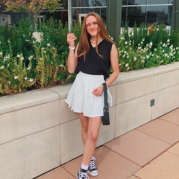 Meet your Posher, Allie - Picture 3 of 4